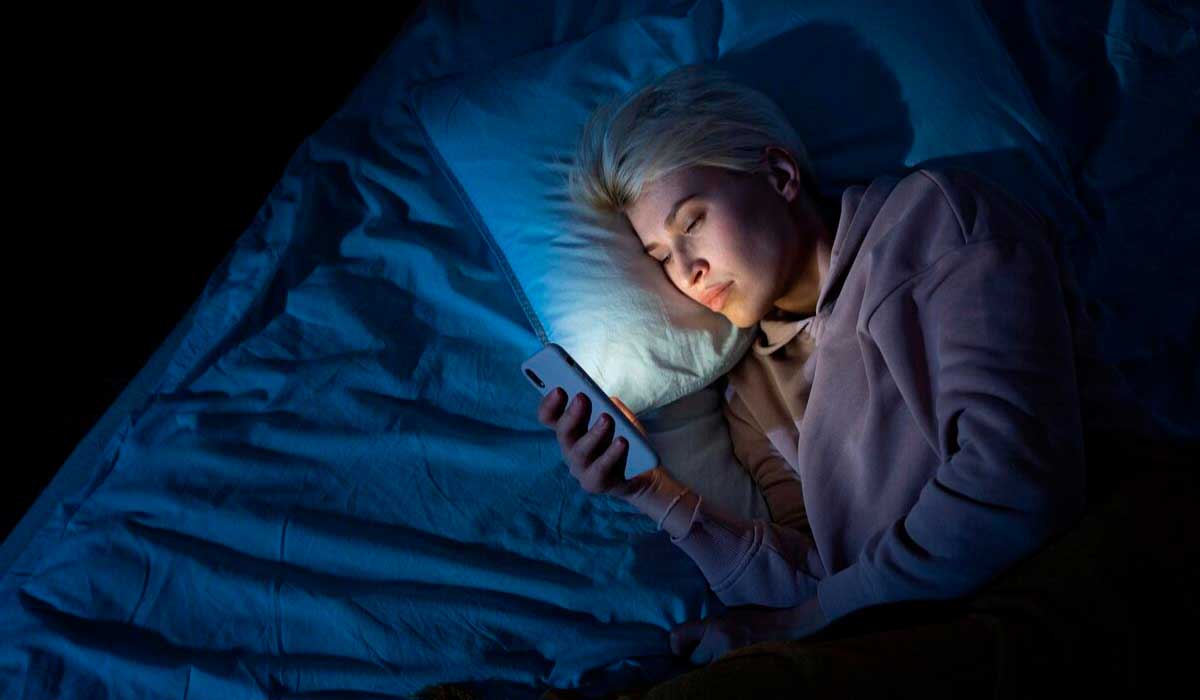 Descubra 10 Alimentos que Melhoram o Sono Naturalmente