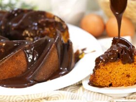 Bolo de cenoura no liquidificador