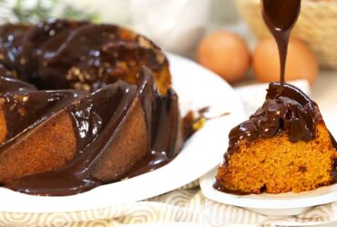 Bolo de cenoura no liquidificador
