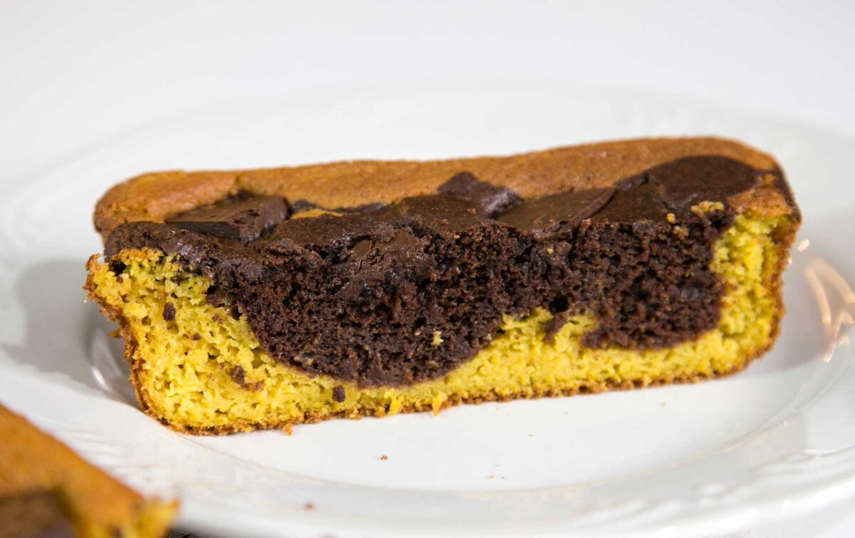 Como Fazer um Bolo de Cenoura Mesclado Perfeito e Fofinho 6 Bolo de Cenoura Mesclado