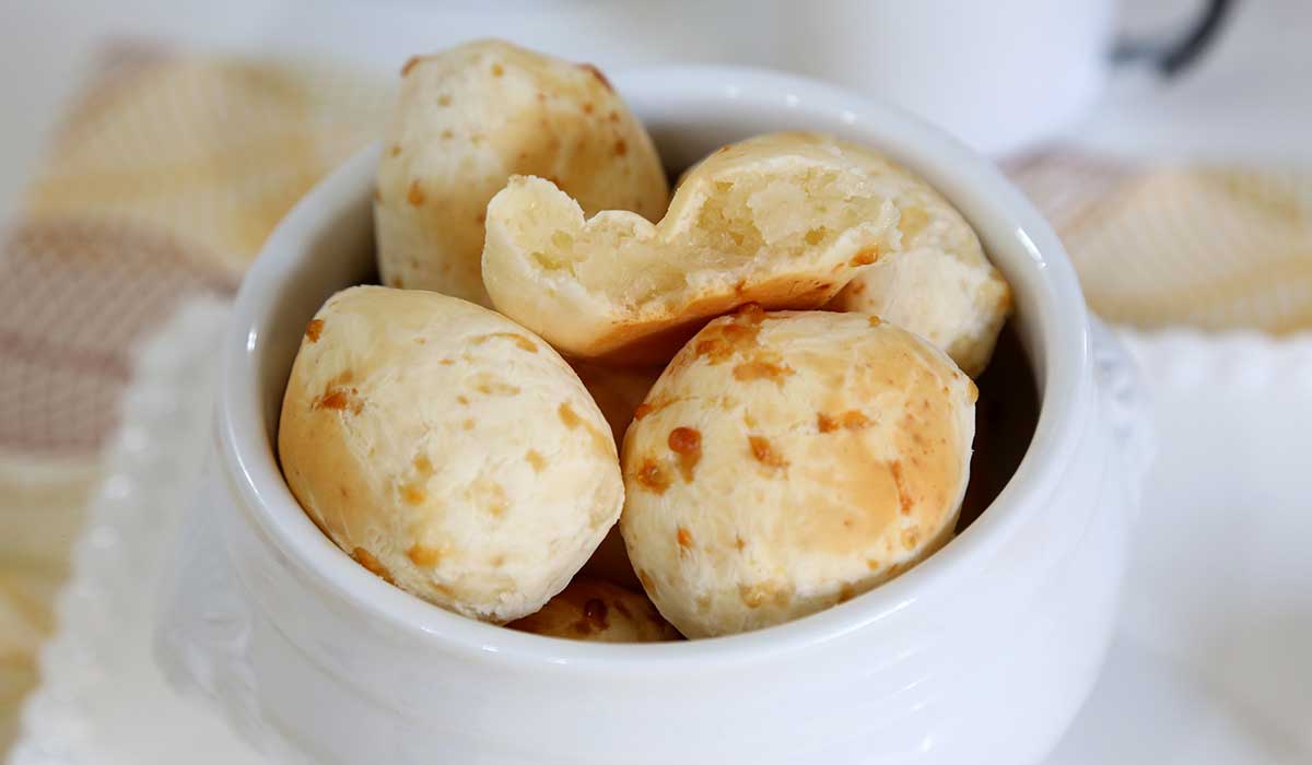Como Fazer Pão de Queijo 3 Ingredientes: Receita Simples e Rápida 1 pão de queijo 3 ingredientes