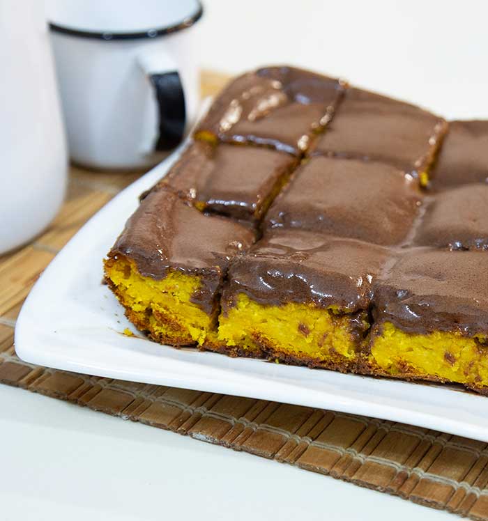bolo de cenoura cremoso