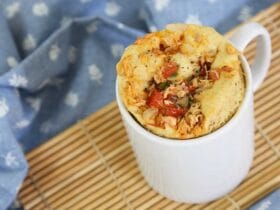 Descubra Como Fazer Torta de Frango na Caneca: simples, rápida e sem glúten. 3 torta de frango de caneca