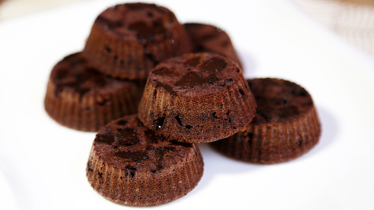 Como Fazer Cupcake de Brownie Chocolatudo e Molhadinho 7 Cupcake de Brownie