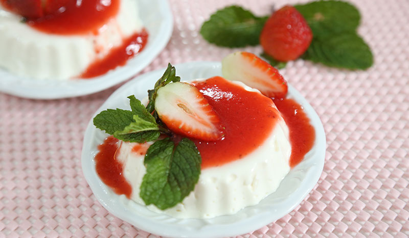 Sobremesa de Natal: Panna Cotta Fit Deliciosa com Calda de Morango 52 Sobremesa de Natal: Panna Cotta Fit Deliciosa com Calda de Morango