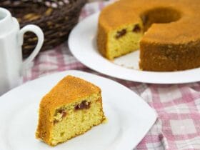 Bolo de Fubá com Goiabada: Fácil, Fofinho e Delicioso 3 bolo de fubá com goiabada
