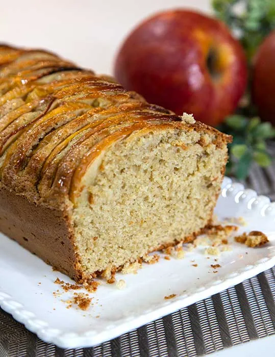 bolo de maçã fácil e fofinho
