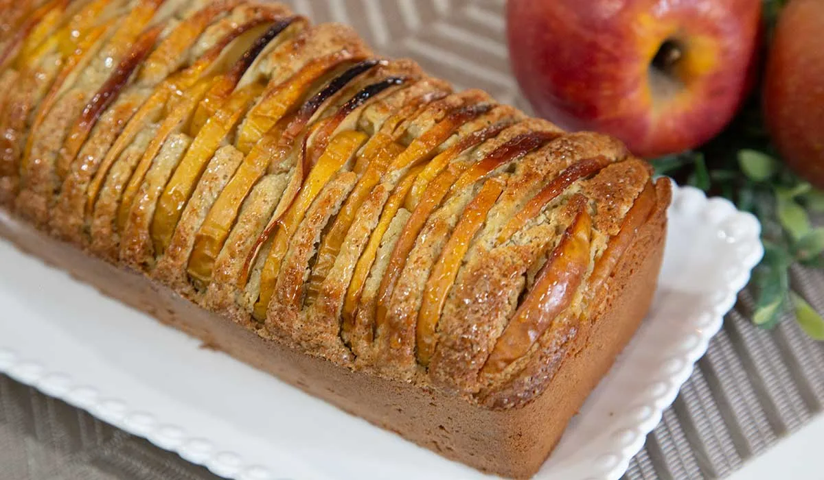 bolo de maçã fácil e fofinho