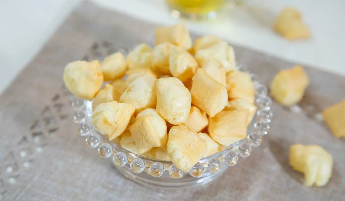 Biscoitos Caseiros de Tapioca em Menos de 10 Minutos