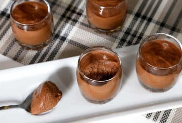 Delicie-se com Mousse de Chocolate com 3 Ingredientes 15 mousse de chocolate com 3 ingredientes