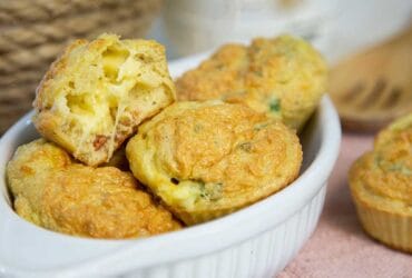 Bolinho de Queijo: Receita Prática e Saborosa em 20 Minutos 24 bolinho de queijo