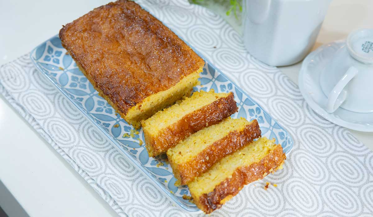 bolo com flocão de milho