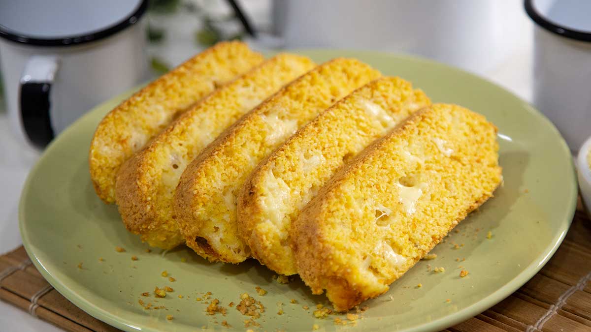 Experimente o Melhor Pão de Milho com Queijo