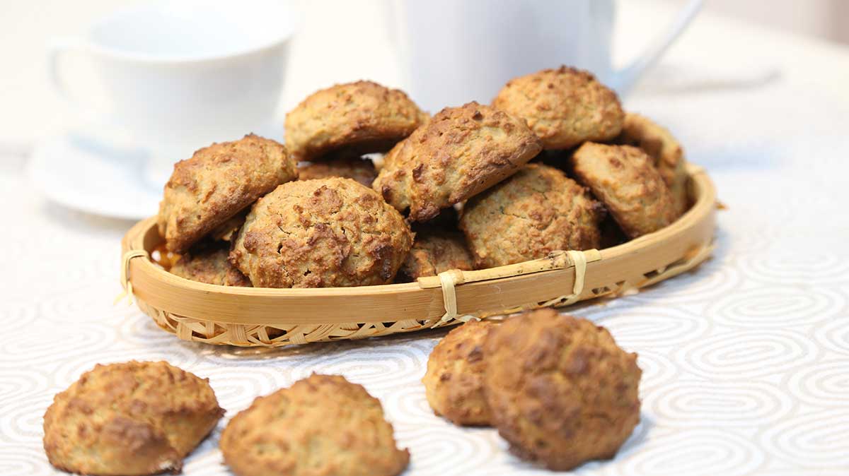 Como Fazer Bolachinhas de Maçã e Aveia que Ficam Prontas em Minutos 6 bolachinhas de maçã