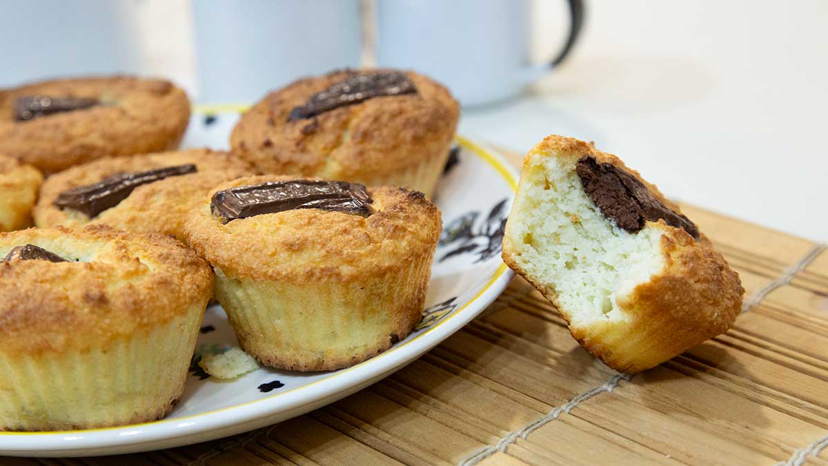 bolinho sem leite, sem açúcar e sem farinha