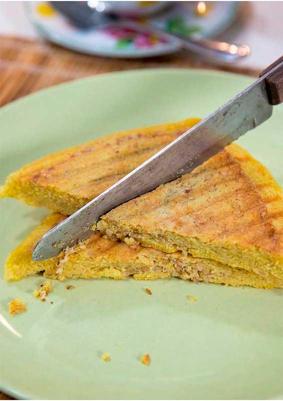 Fácil e Rápido: Aprenda a Fazer este Pão de Milho em 2 Minutos 6 pão de milho em 2 minutos