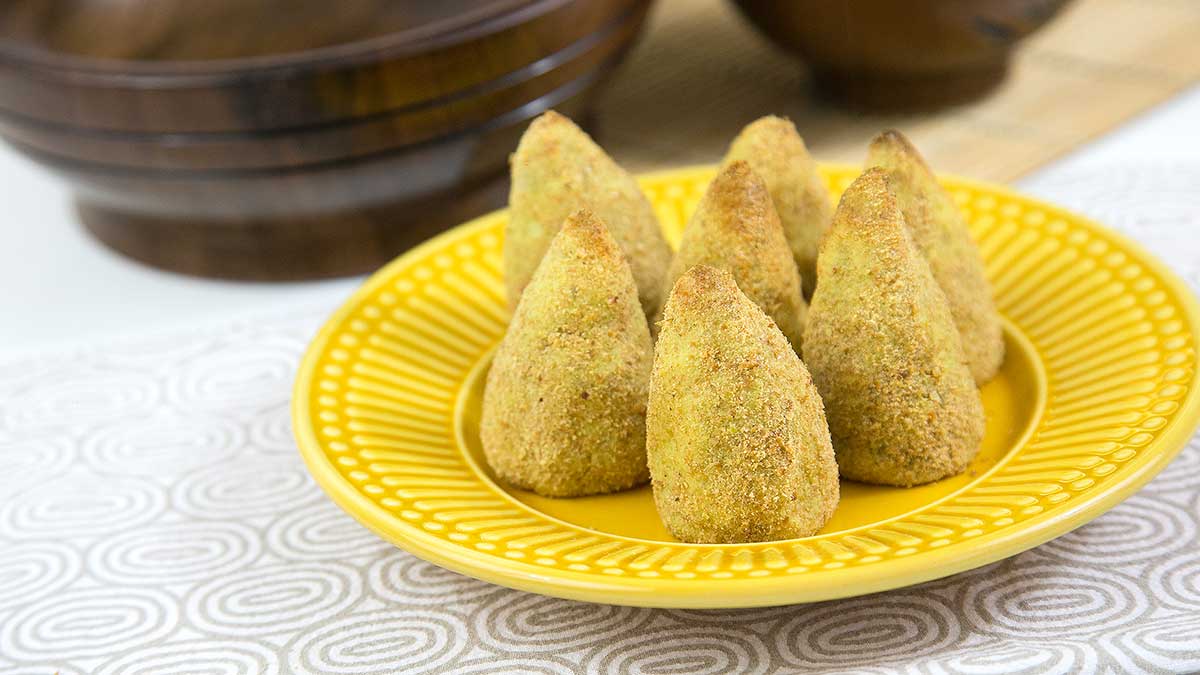 Aprenda a Fazer: A Melhor Coxinha de Batata Doce com Frango 1 coxinha de batata doce