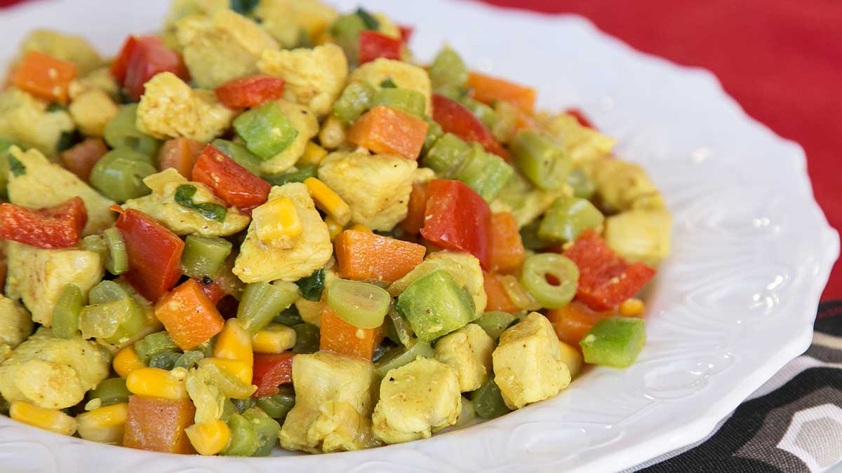 Frango em Cubos com Legumes: Almoço Saudável e Prático 6 frango em cubos